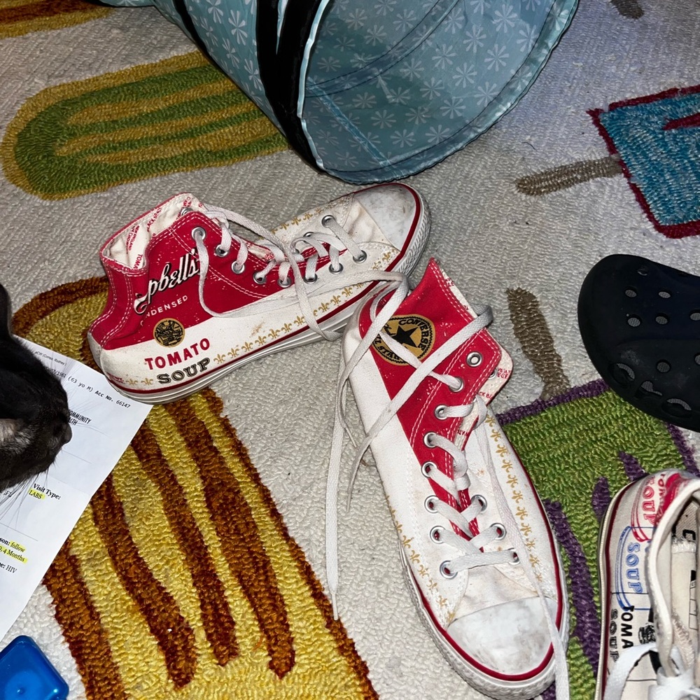 Andy Warhol tomato soup, Converse All-Star men 8 women 10 great condition